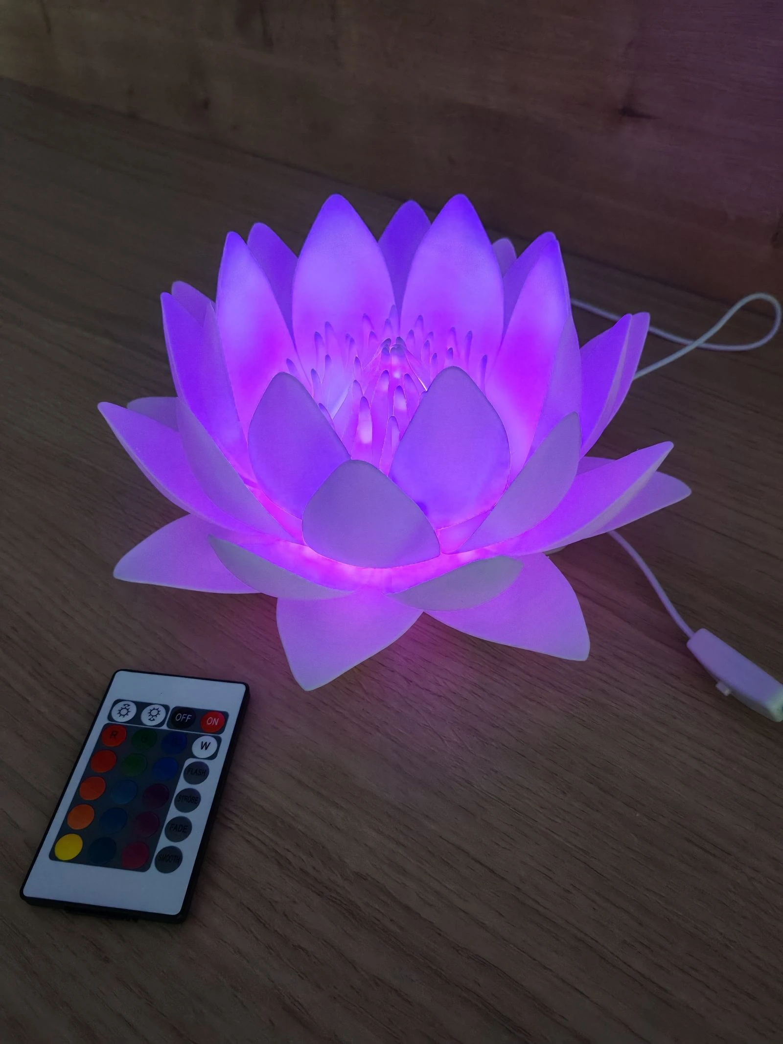 Lampe fleur de lotus LED RGB – photo 7
